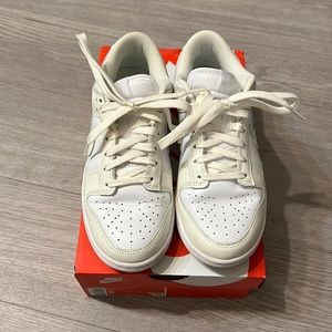 Nike Dunk Low women’s 6